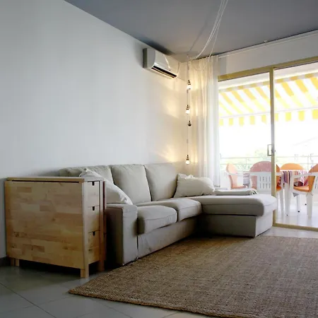 Atico De Diseno Al Lado Del Mar アパート カンブリルス